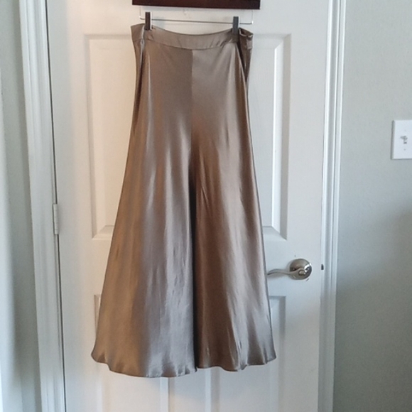 NWT ZARA RARE Satin Effect Skirt Size Medium 7563/251/706 - Picture 3 of 5